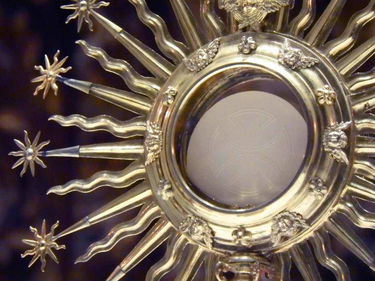 Tabor – Adorazione Eucaristica e confessioni tutti i&nbsp;mercoledì